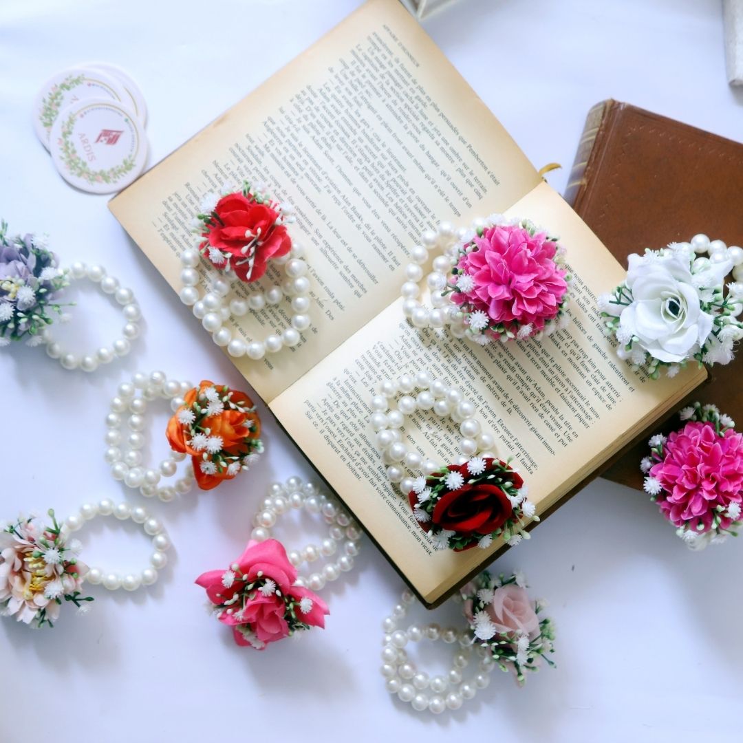 Bridemaid Corsage Gajra One - 8 Colours